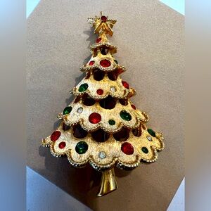 Signed COREL Multi Color Rhinestone Christmas Tree Pin Statement Brooch Gold Red